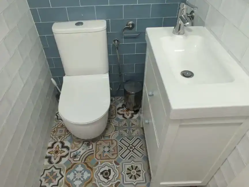 Bathroom of Flat for sale in Almensilla  with Air Conditioner, Private garden and Storage room
