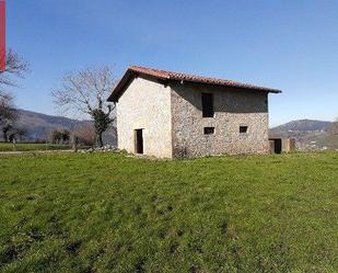 Vista exterior de Casa o xalet en venda en Villafufre amb Jardí privat