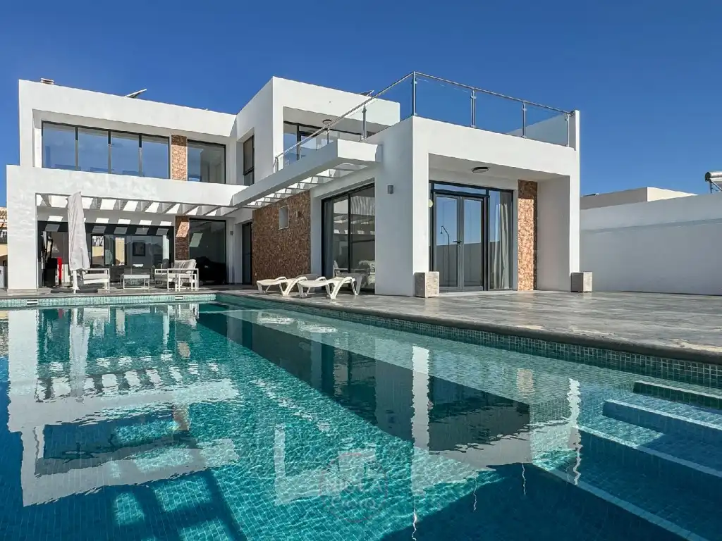 Casa con piscina en venta en Calle Olmos (Hn), imagen 5