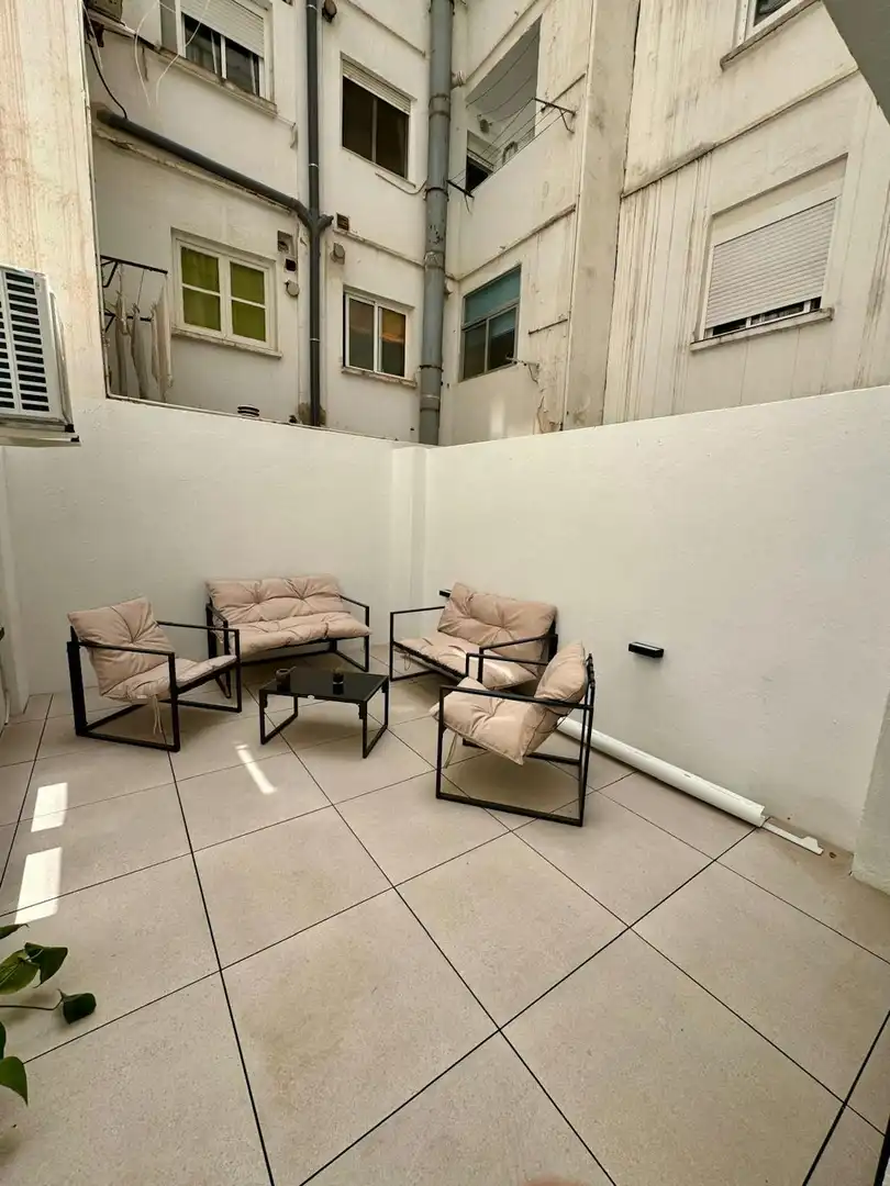 Terrassa de Pis de lloguer en Valencia amb Aire condicionat, Jardí privat i Moblat