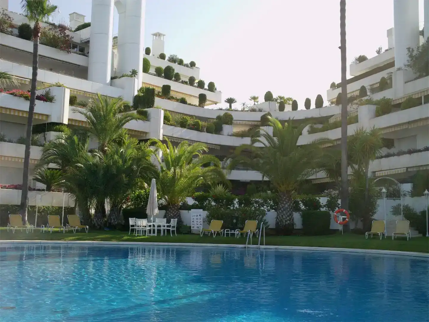Schwimmbecken von Wohnung zur Miete in Marbella mit Klimaanlage, Schwimmbad und Balkon