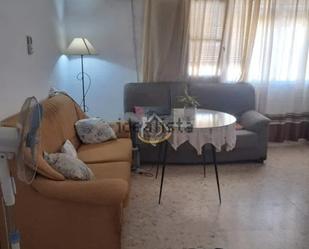 Sala d'estar de Casa o xalet en venda en Isla Cristina amb Aire condicionat, Jardí privat i Terrassa