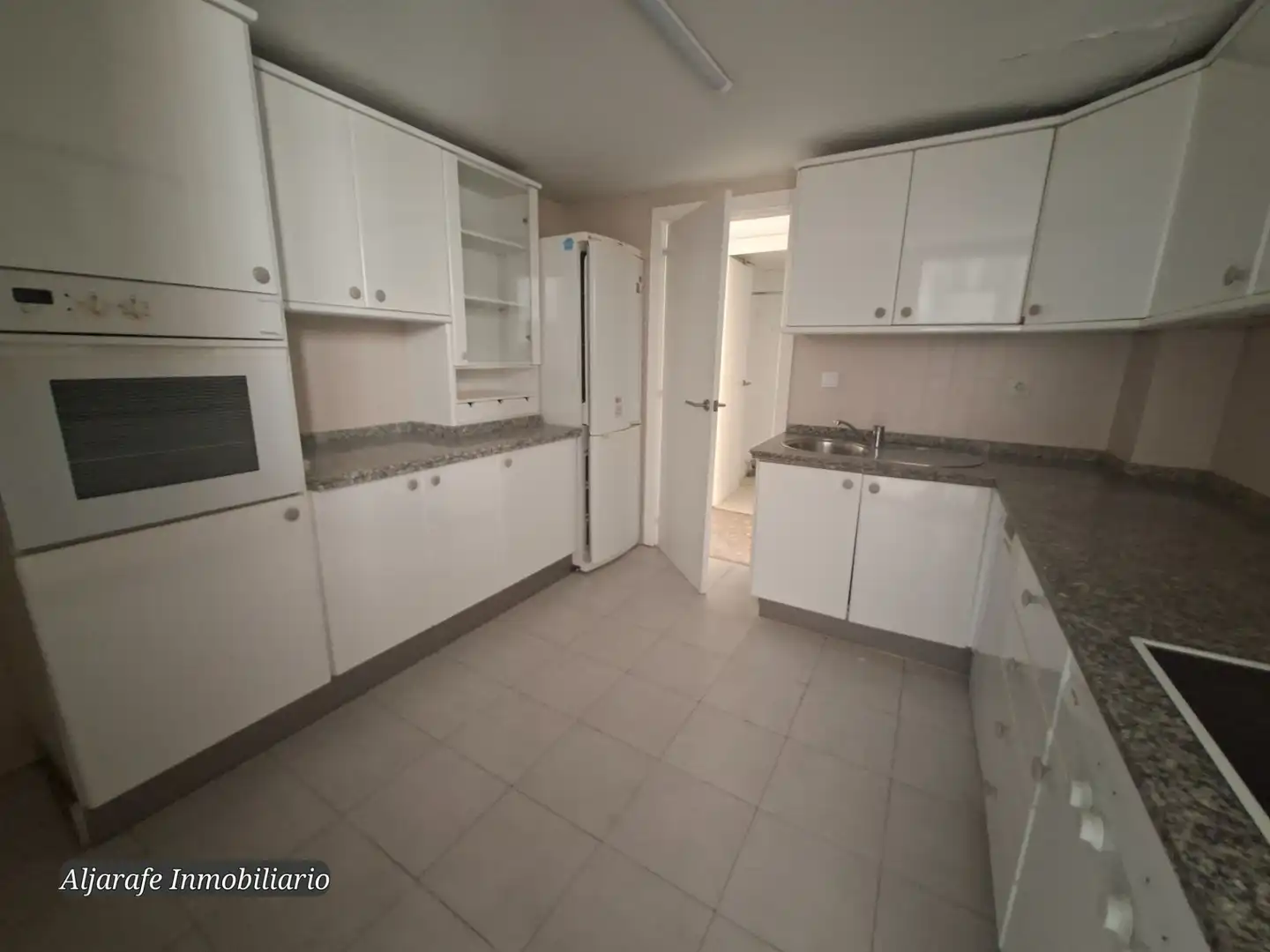 Kitchen of Flat for sale in Sevilla  with Air Conditioner, Heating and Private garden