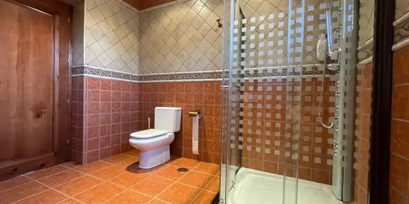Bany de Casa o xalet en venda en Loja amb Aire condicionat, Jardí privat i Terrassa