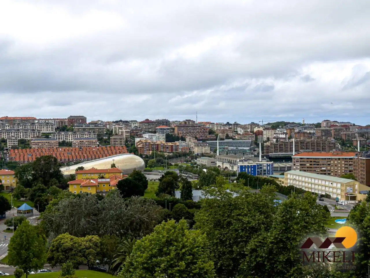 Außenansicht von Wohnung zur Miete in Santander mit Heizung, Terrasse und Möbliert