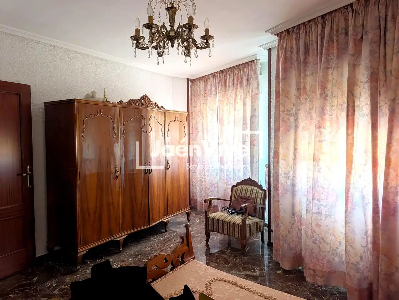 Sala d'estar de Casa adosada en venda en Jaén amb Aire condicionat, Calefacció i Terrassa