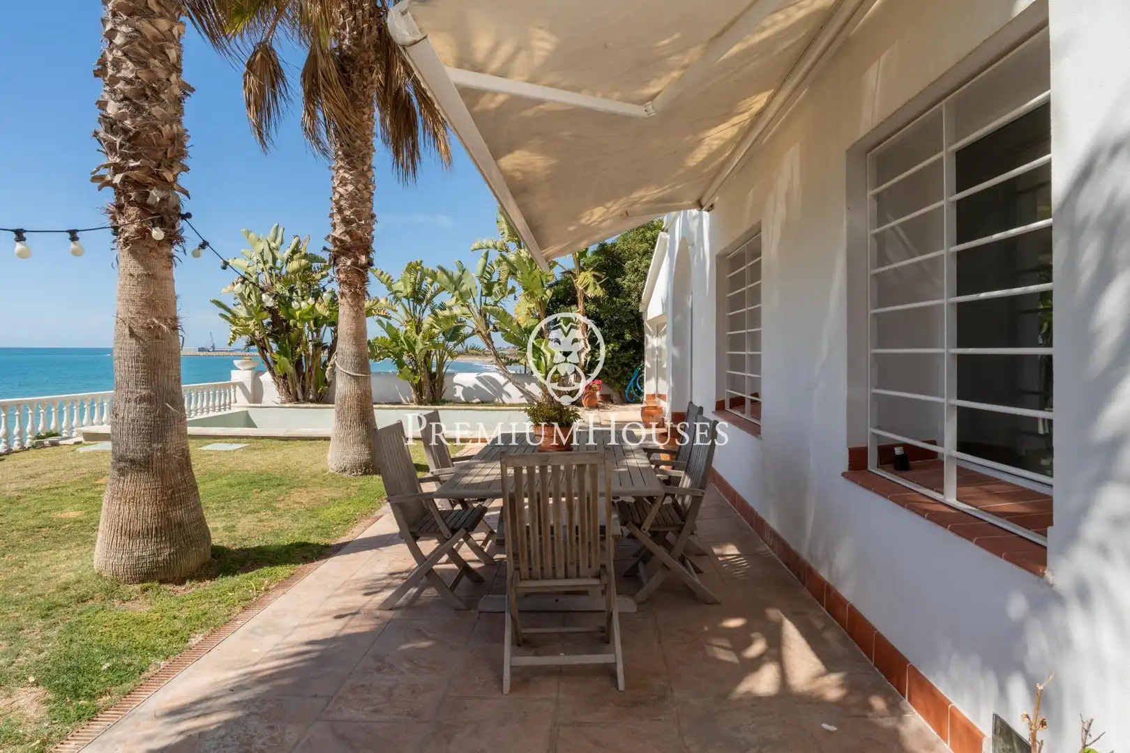Terrace of Houses for sale in Vilanova i la Geltrú  with Air Conditioner, Heating and Private garden