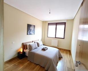 Dormitori de Casa o xalet en venda en Burgos Capital amb Calefacció, Jardí privat i Terrassa