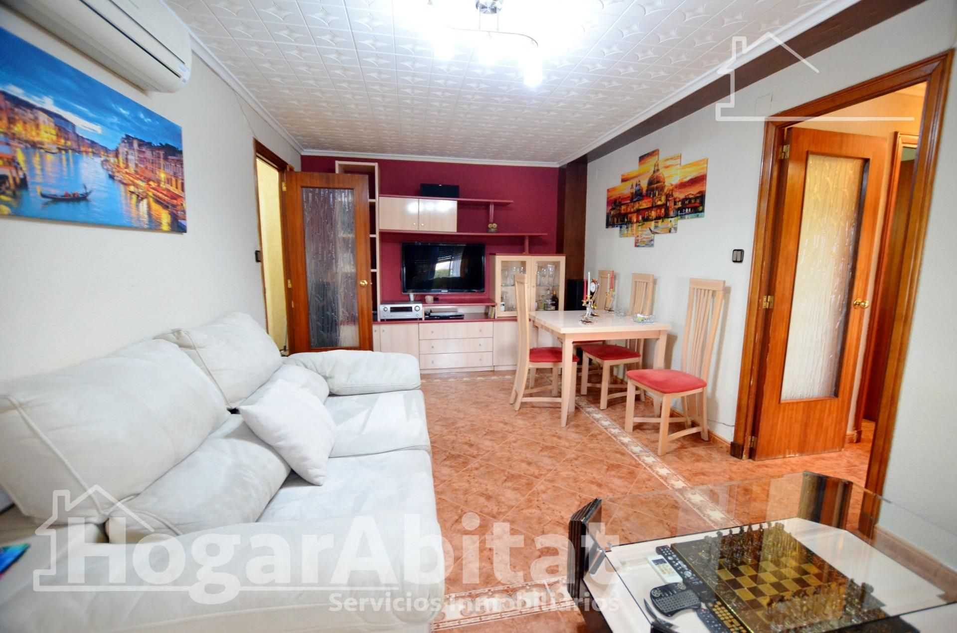 Living room of Flat for sale in Alicante / Alacant  with Air Conditioner, Heating and Storage room