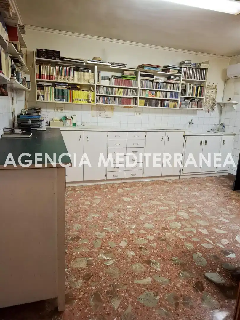 Cuina de Pis en venda en Oliva amb Traster i Balcó