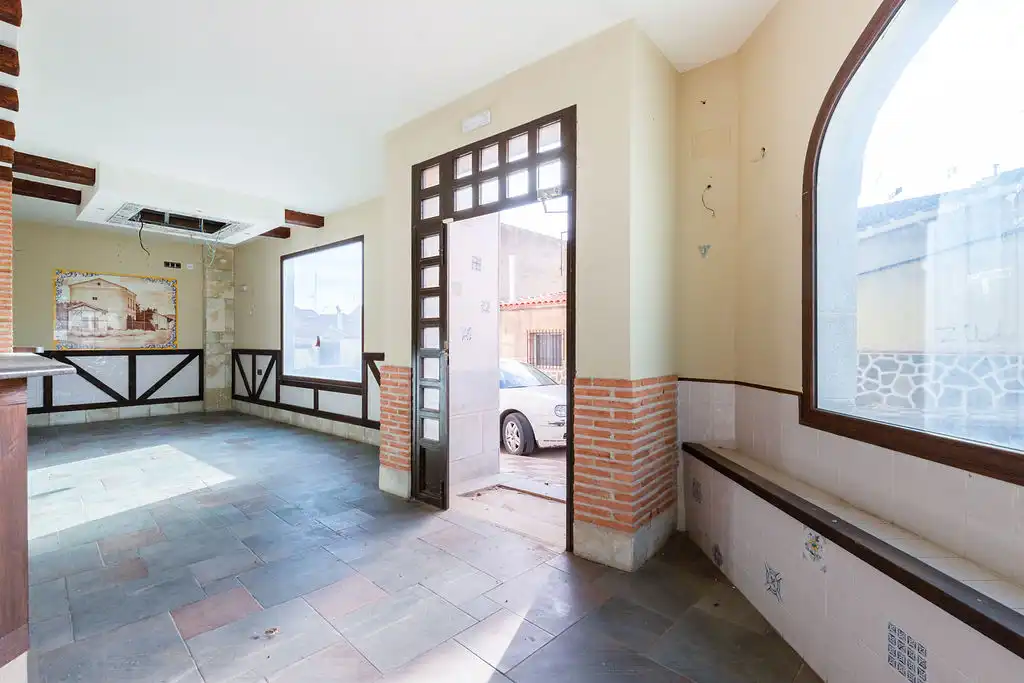 Business premises for sale in C/ Noliva, imagen 7