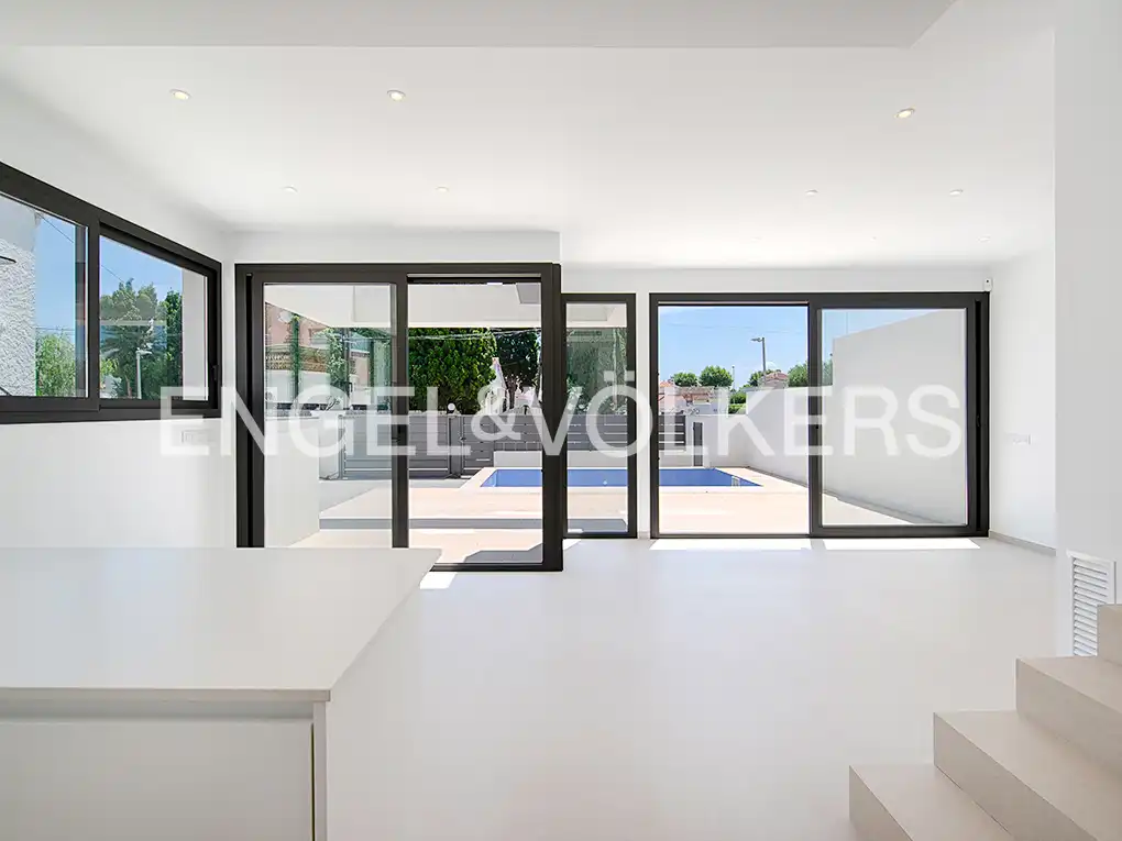 Casa pareada con terraza en venta en Carrer Requesens, imagen 9