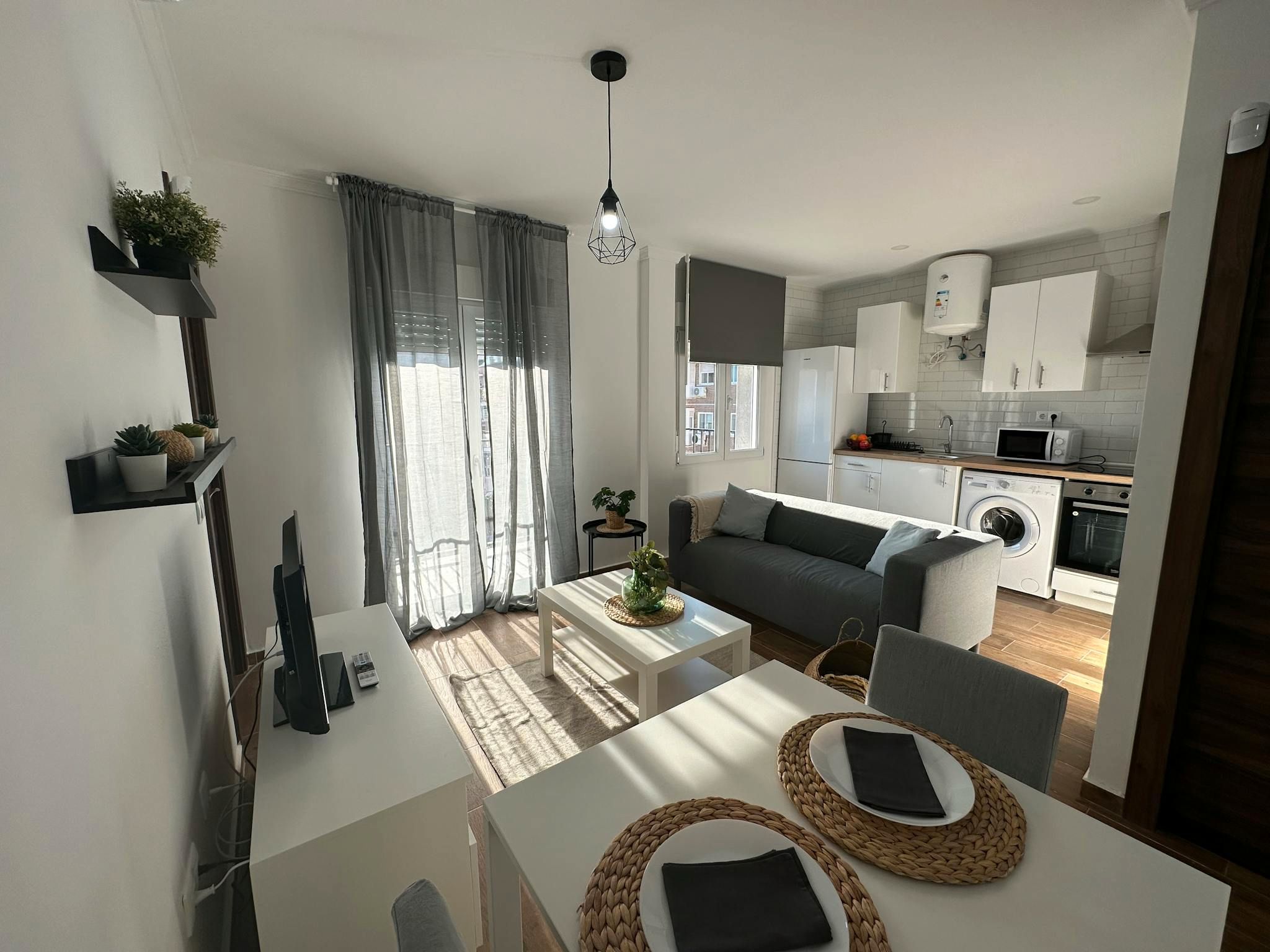 Sala d'estar de Pis de lloguer en  Madrid Capital amb Calefacció, Moblat i Rentadora