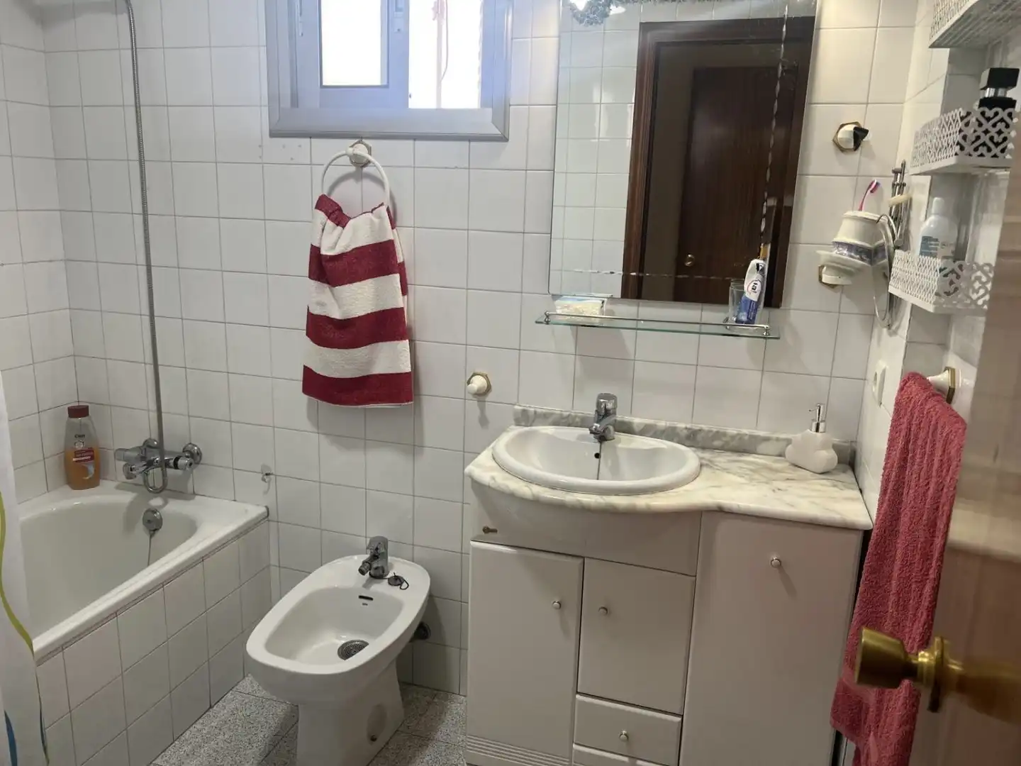 Bathroom of Flat for sale in Sevilla  with Air Conditioner