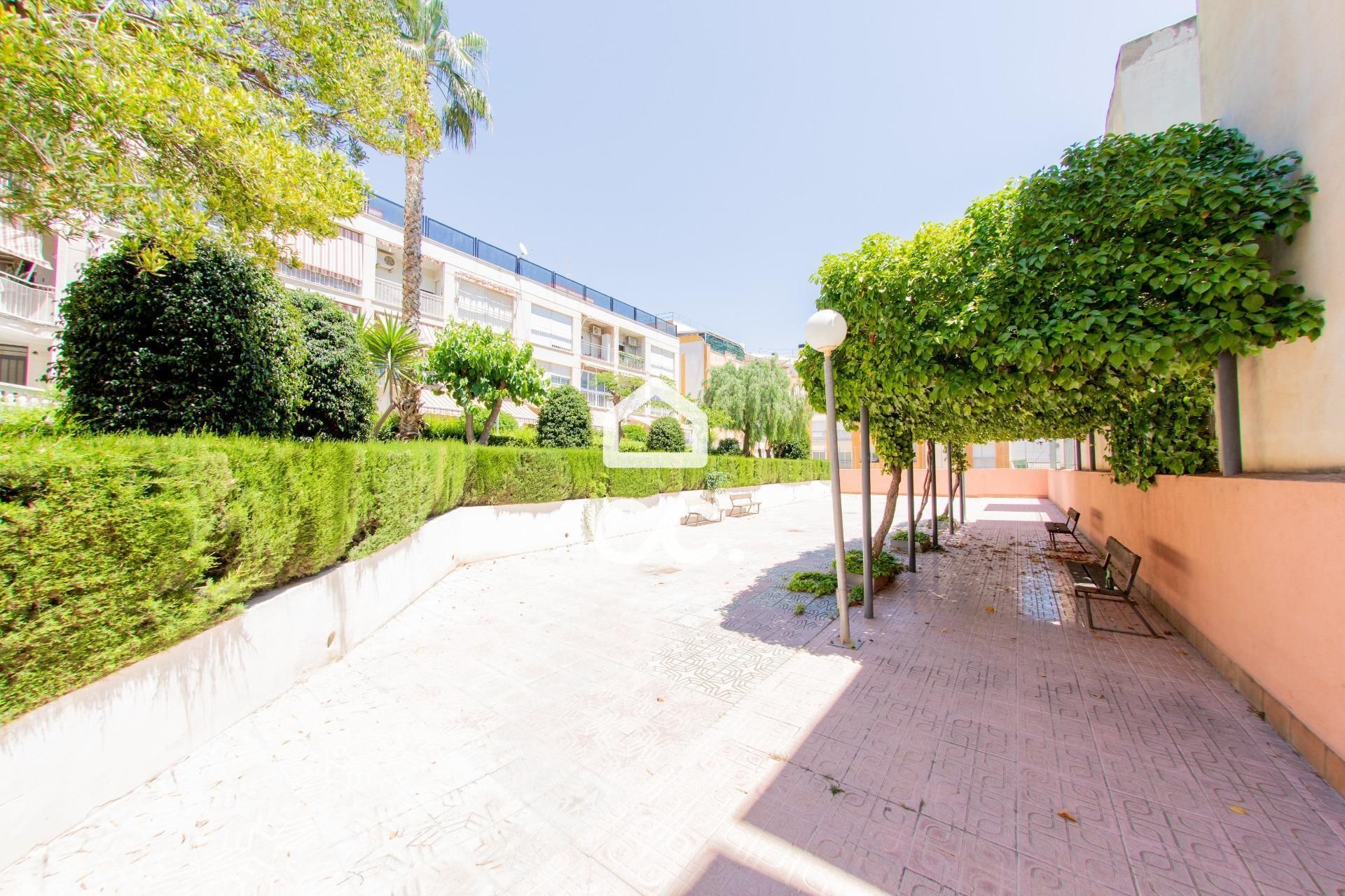 Vista exterior de Pis en venda en Lorca amb Jardí privat, Terrassa i Balcó