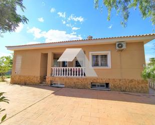 Exterior view of House or chalet for sale in San Vicente del Raspeig / Sant Vicent del Raspeig  with Air Conditioner, Private garden and Storage room