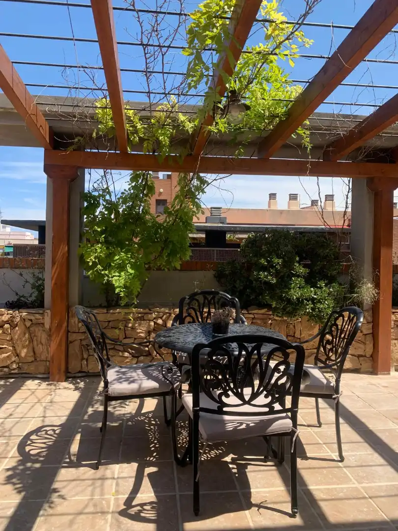 Ático de alquiler en Carrer de Rafael Reyes i Torrent (Pintor), L'Amistat