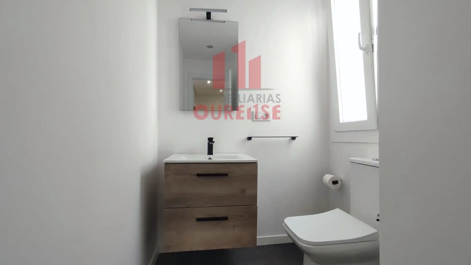 Badezimmer von Wohnung zur Miete in Ourense Capital  mit Heizung, Möbliert und Balkon