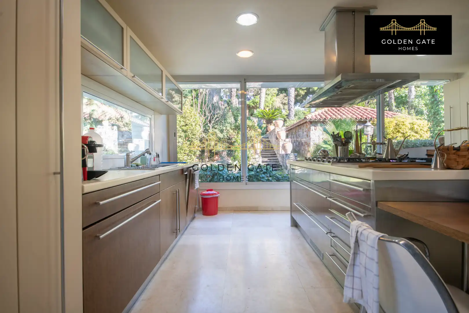 Cocina de Casa o chalet en venta en Alella con Aire acondicionado, Calefacción y Jardín privado