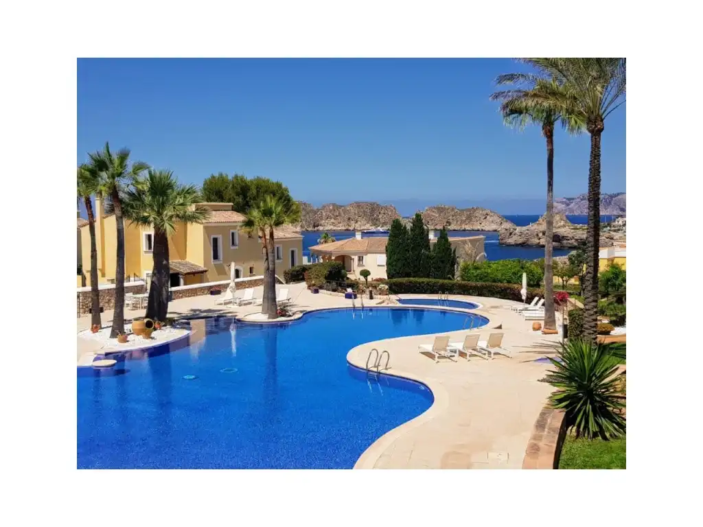 Piscina de Apartament de lloguer en Calvià amb Aire condicionat, Jardí privat i Terrassa