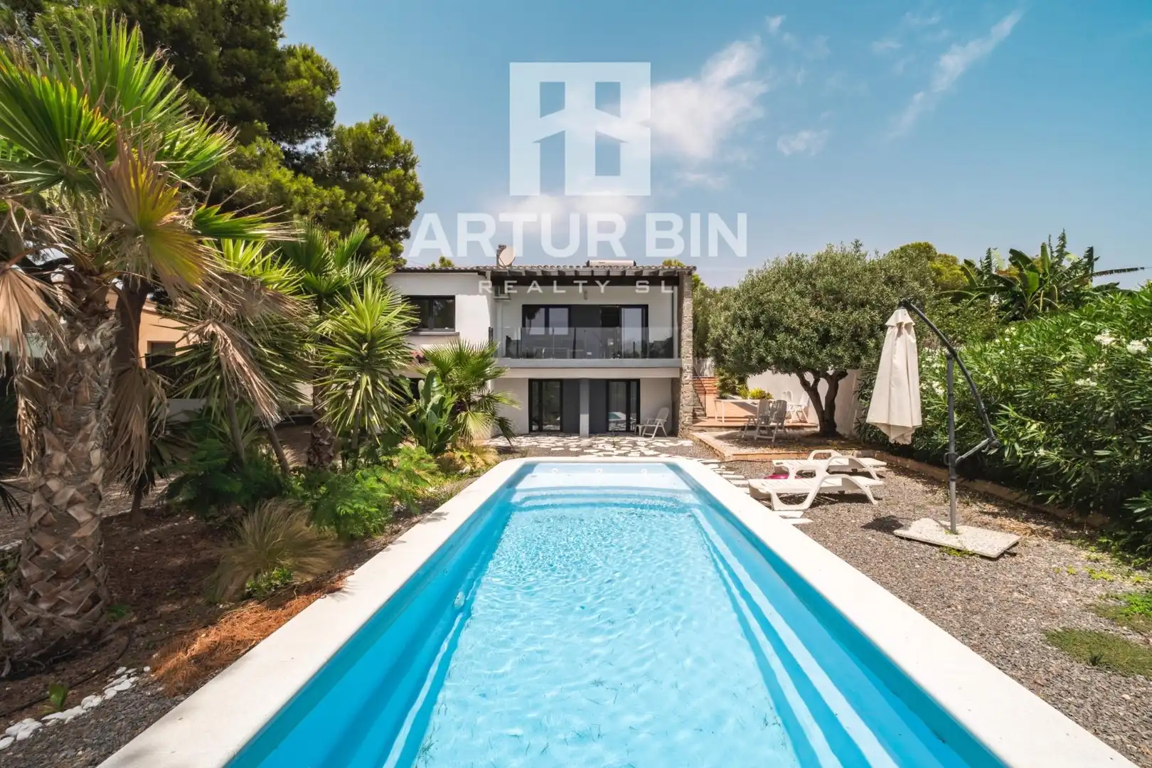 Casa con terraza en venta en Marisol Park - Ortembach - Los Almendros