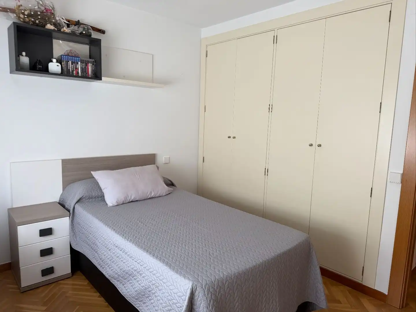 Dormitori de Casa o xalet en venda en Montserrat - Parque Empresarial