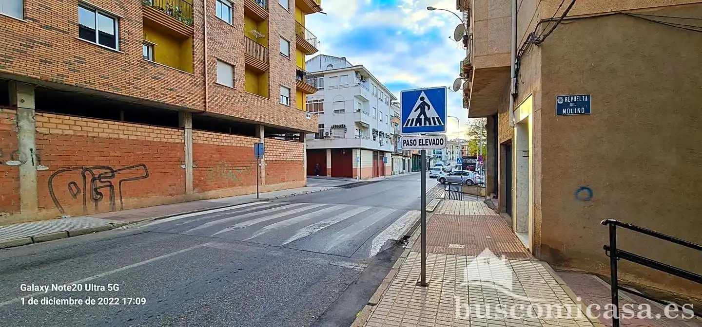 Local comercial en venda a Calle Pintor Juan Gris