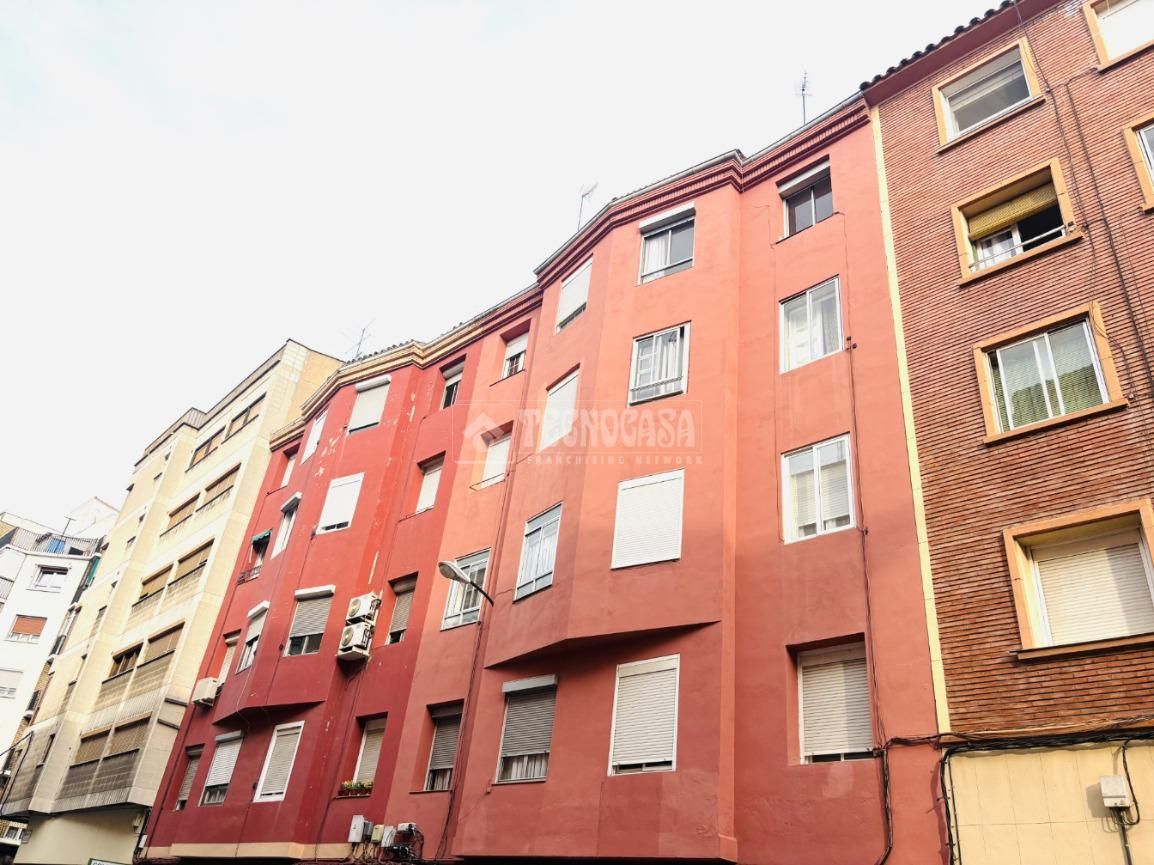 Vista exterior de Piso en venta en  Zaragoza Capital