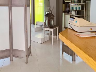 Business premises for sale in Avinguda de les Comarques Catalanes 54