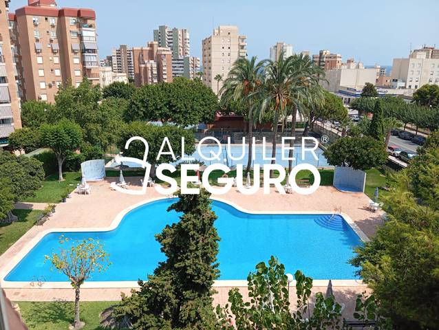 Piso en Alquiler en Ausiàs March en Campello pueblo