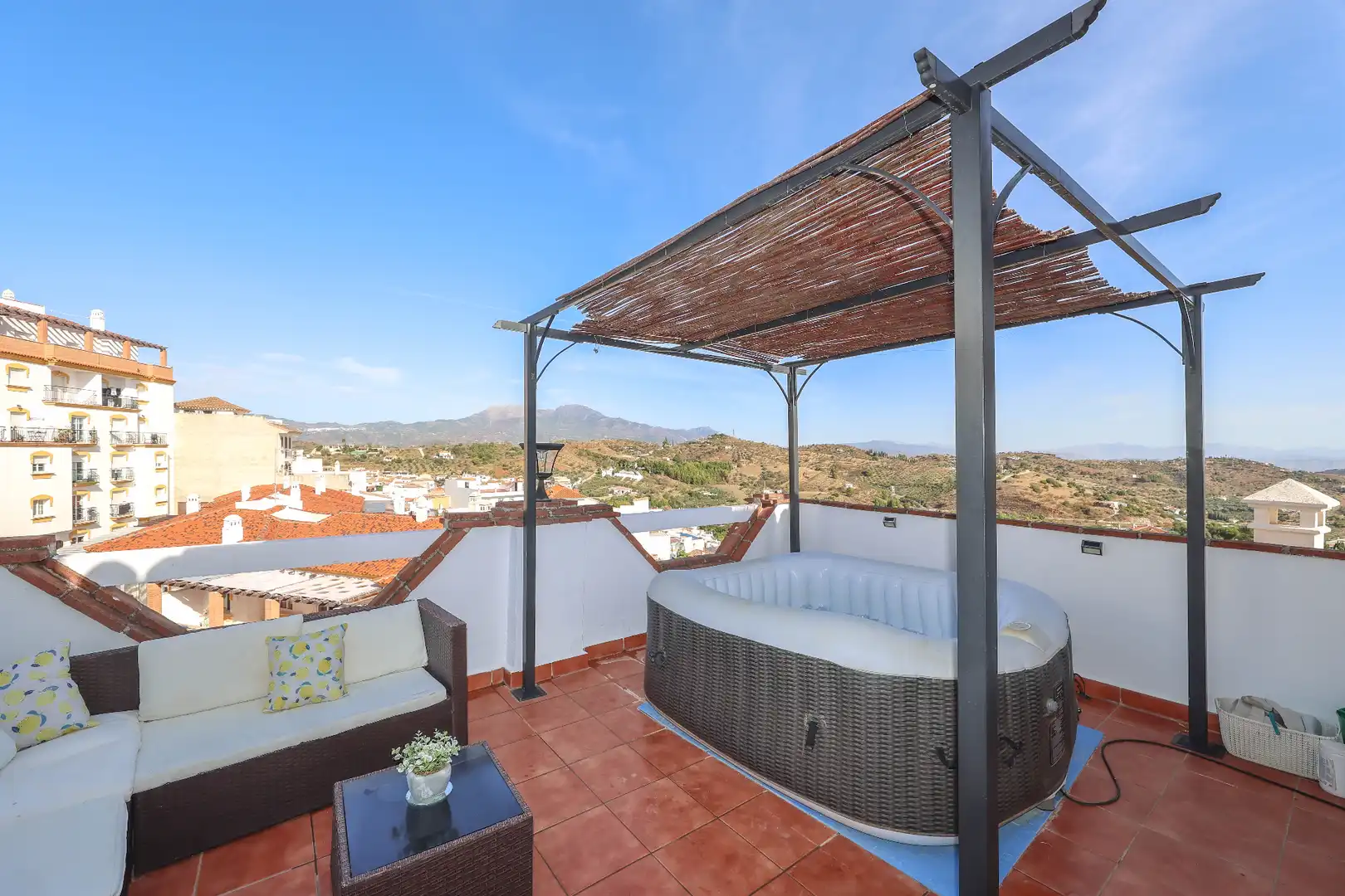 Terraza de Casa adosada en venta en Guaro con Aire acondicionado