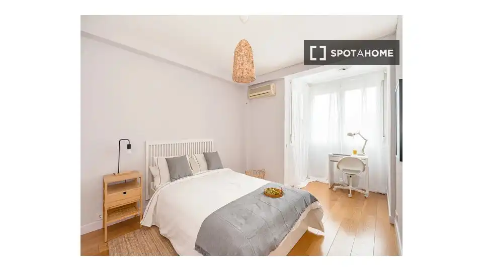 Habitación de Piso de alquiler en Madrid con Aire acondicionado, Calefacción y Amueblado