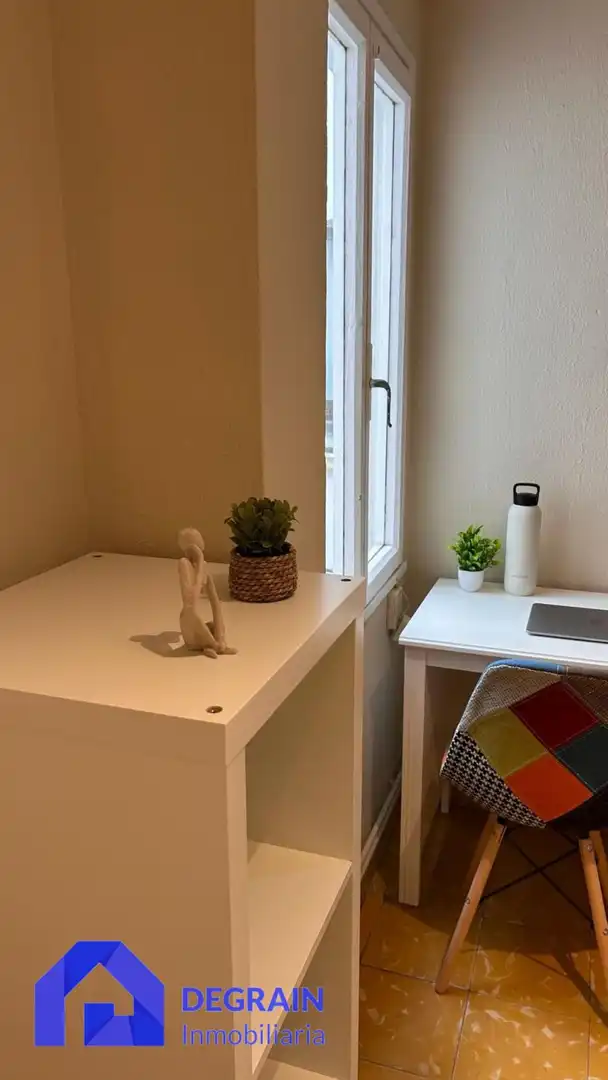 Bedroom of Flat for rent in Oviedo   with Furnished