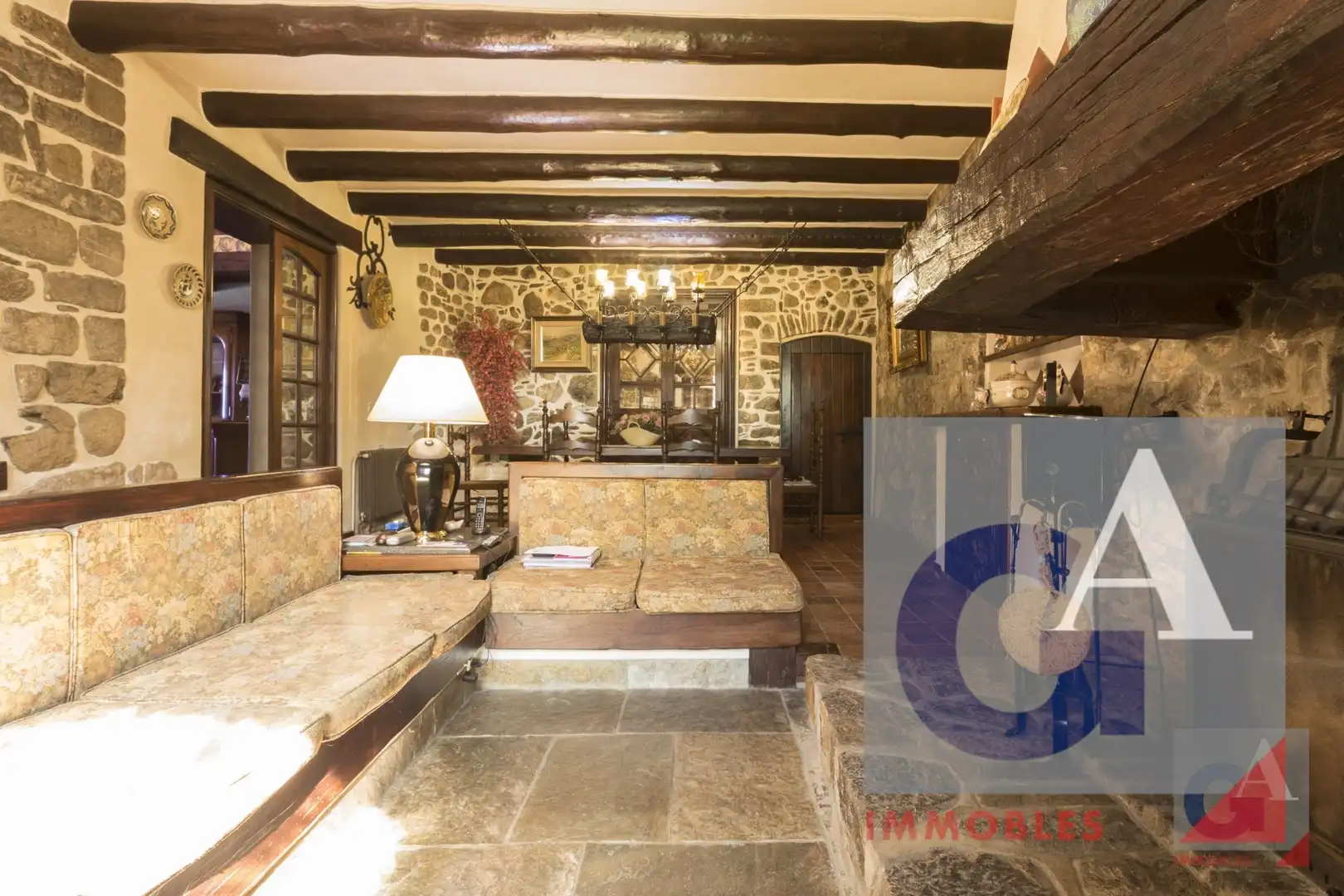 Country homes for sale in Montagut i Oix