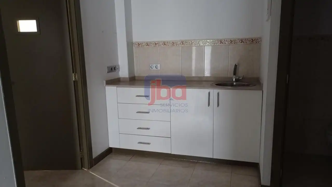 Cocina de Local de alquiler en Ourense Capital  con Calefacción