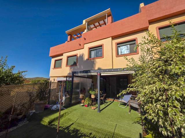 Casa adosada en Venta en N-340, 147 en Puerto de la Duquesa