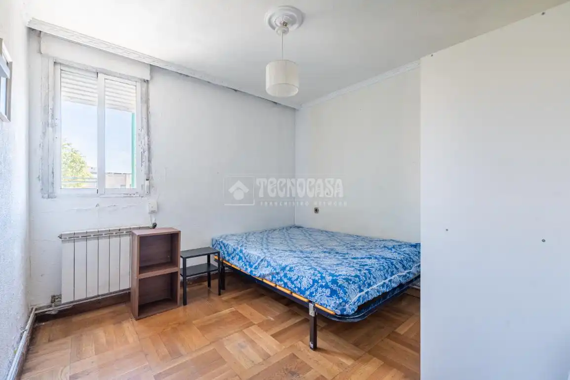 Habitación de Piso en venta en Madrid con Calefacción y Trastero