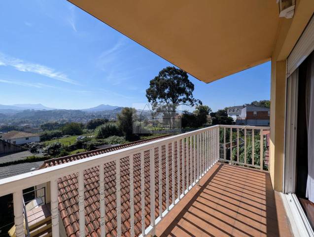 Dúplex en Venta en Rúa Carballo en Salgueira - O Castaño