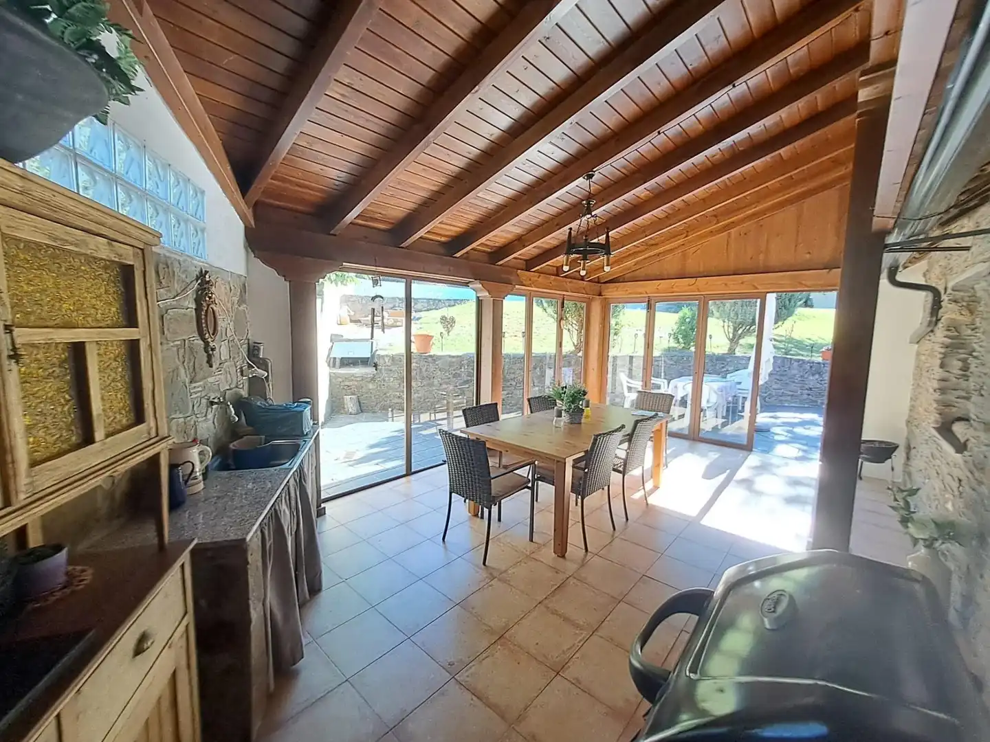Terrassa de Finca rústica en venda en Vega de Espinareda amb Calefacció, Piscina i Moblat