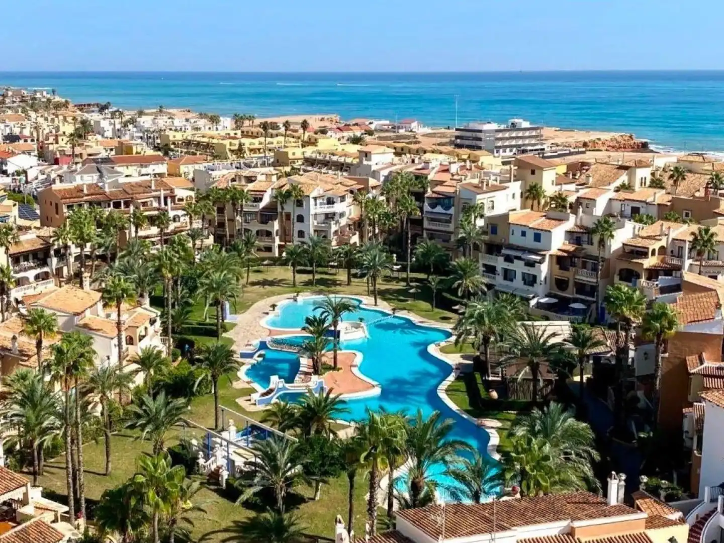 Vista exterior de Apartamento en venta en Torrevieja con Aire acondicionado, Calefacción y Balcón