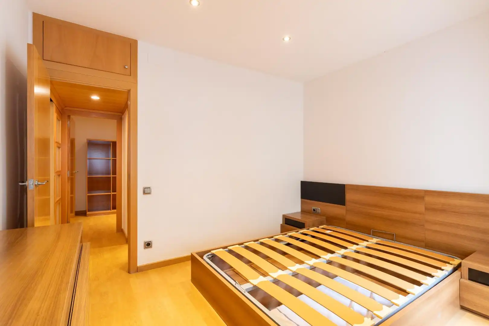Bedroom of Flat for sale in Barcelona  with Air Conditioner, Heating and Parquet flooring