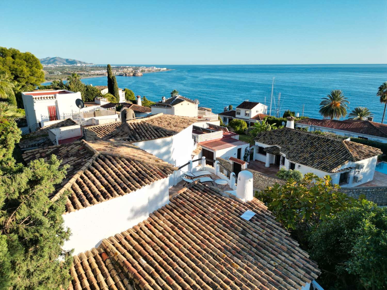 Vista exterior de Casa o xalet en venda en Salobreña amb Terrassa i Internet