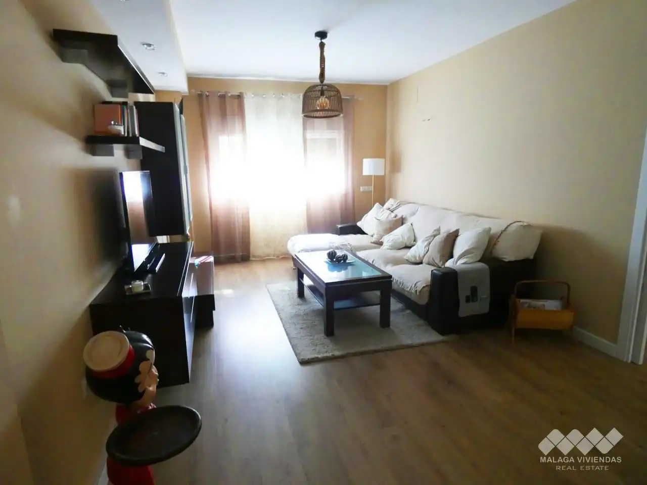 Sala d'estar de Casa o xalet en venda en Alhaurín de la Torre amb Aire condicionat, Jardí privat i Terrassa