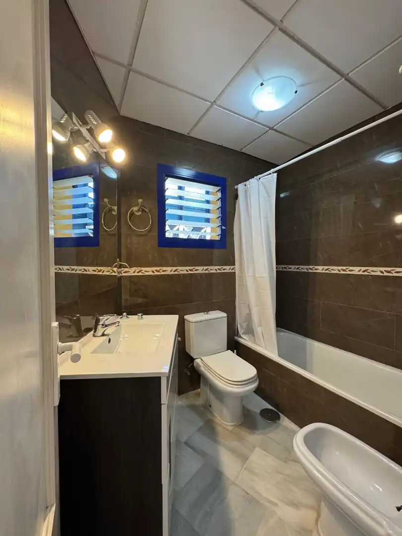 Badezimmer von Wohnung zur Miete in Centro