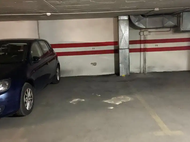 Parkplatz von Garage zum Verkauf in Sevilla