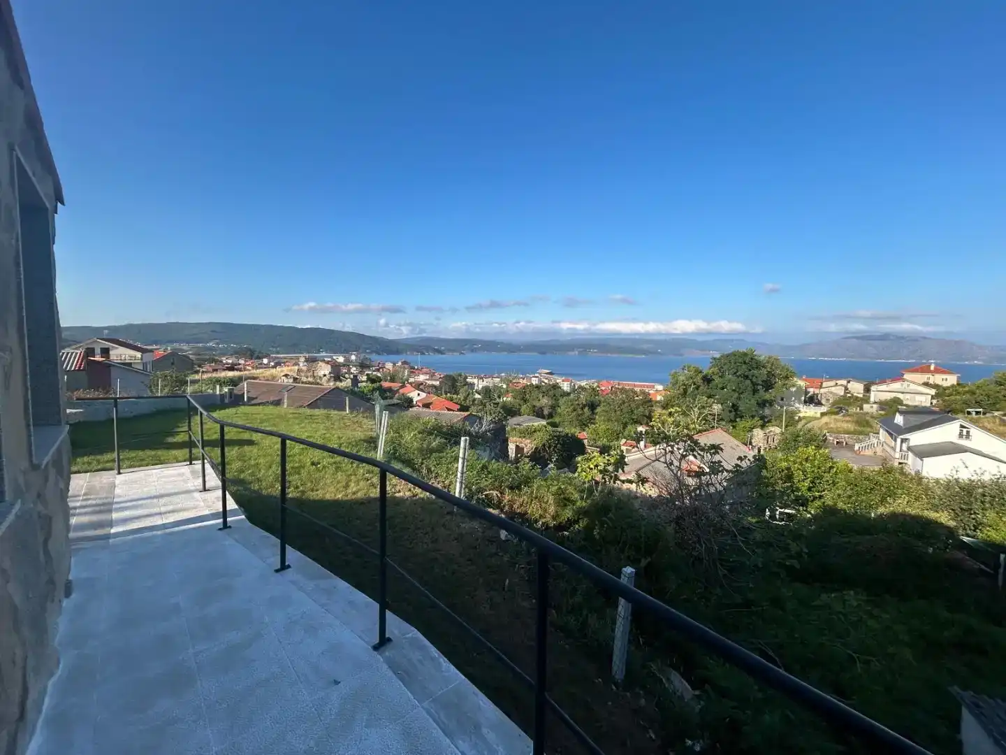 Terrassa de Casa adosada en venda en Fisterra amb Jardí privat, Parquet i Moblat