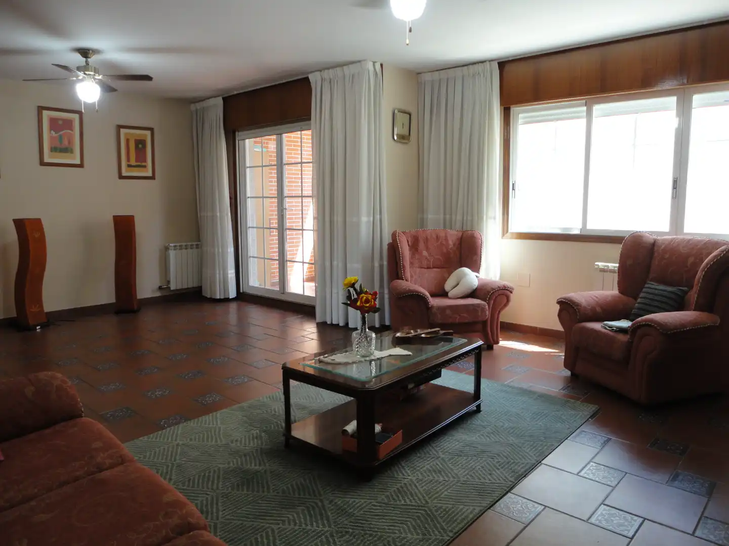 Sala de estar de Casa adosada en venta en Arroyo de la Encomienda con Calefacción, Jardín privado y Parquet