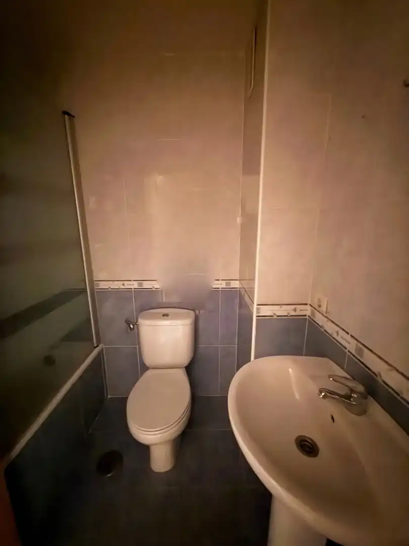 Baño de Piso en venta en Palencia con Calefacción y Terraza