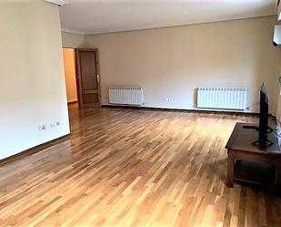 Sala d'estar de Pis en venda en Plasencia amb Aire condicionat, Calefacció i Traster