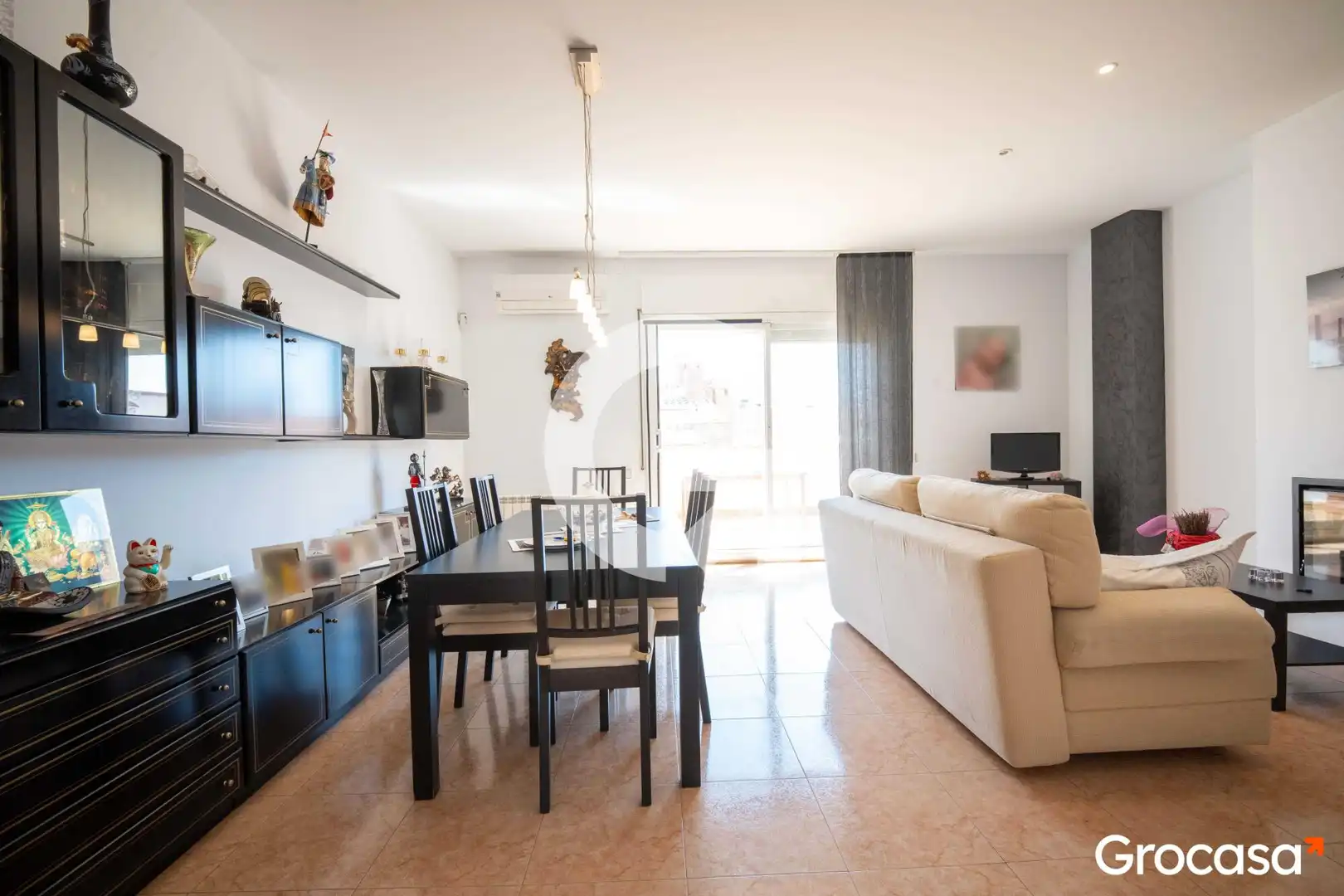 Sala de estar de Casa adosada en venta en Mataró con Aire acondicionado, Calefacción y Jardín privado